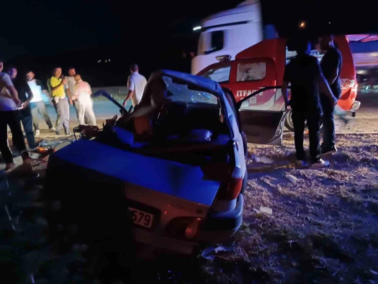 Malatya&rsquo;da minib&uuml;s ile otomobil &ccedil;arpıştı: 1 &ouml;l&uuml;, 1 yaralı
