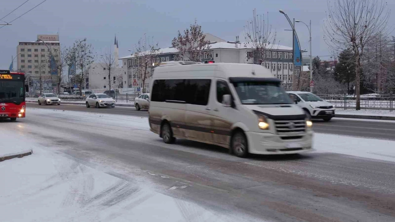 Malatya&rsquo;da motosiklet ve motorlu ara&ccedil;lar i&ccedil;in trafik uyarısı
