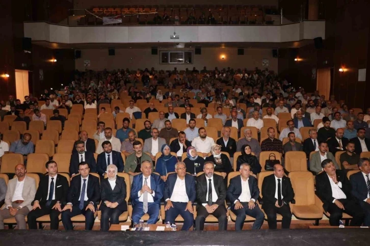 Malatya&rsquo;da "İstikamet rehberi olarak peygamber&rdquo; konferansı
