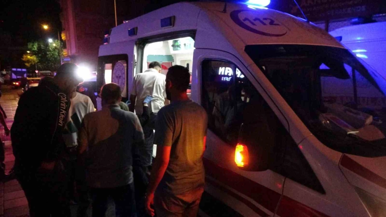 Malatya’da &quot;yol verme&quot; tartışması kanlı bitti: 2’si ağır 5 yaralı
