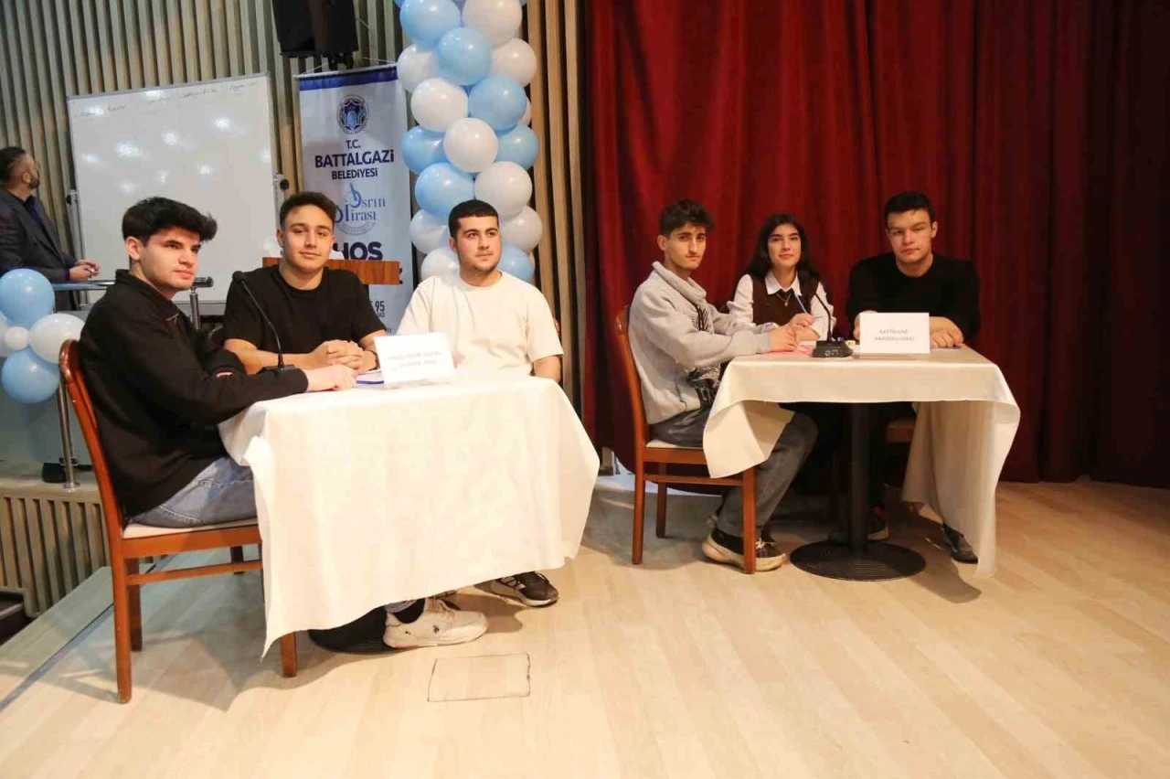 Malatya’da ‘Şampiyon kim?’ bilgi yarışmasında ilk turlar başladı
