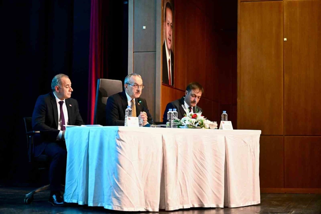 Malatya’da sokak hayvanları için kapsamlı önlem planı görüşüldü
