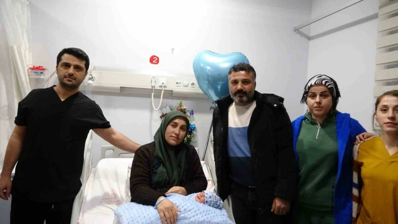 Malatya&rsquo;da yeni yılın ilk bebeği d&uuml;nyaya geldi
