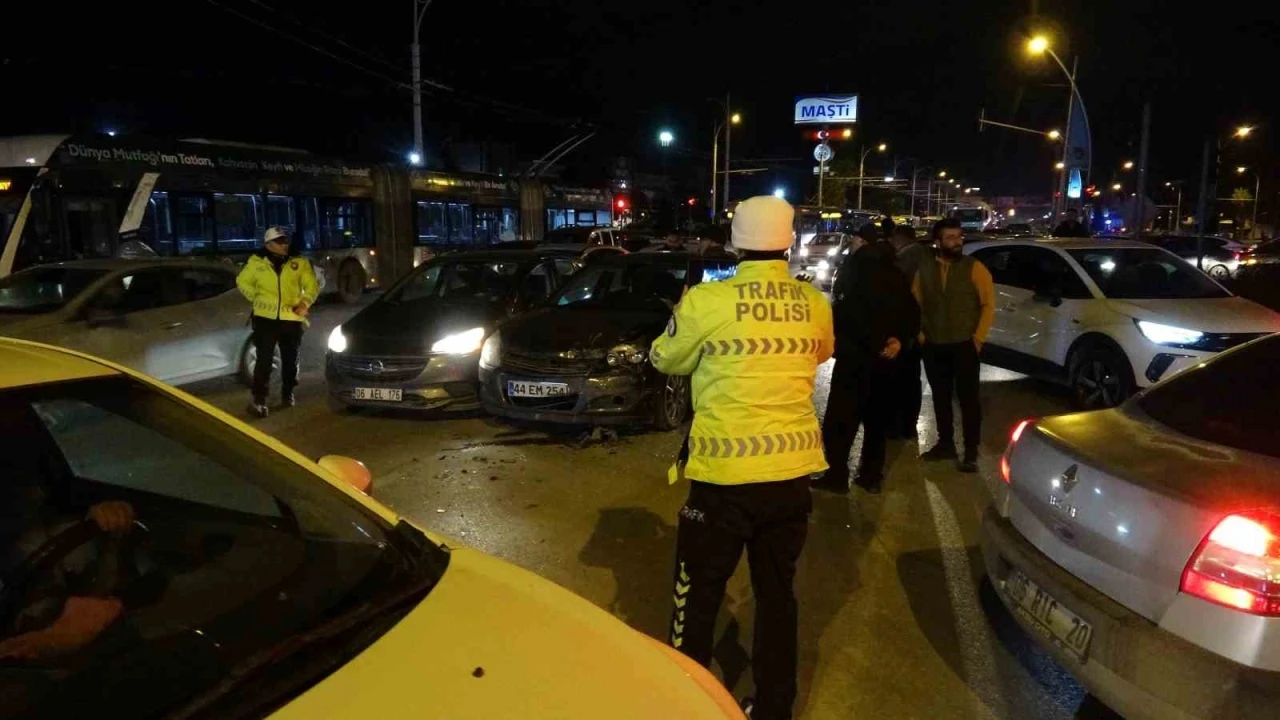 Malatya’da zincirleme kaza: 2 yaralı
