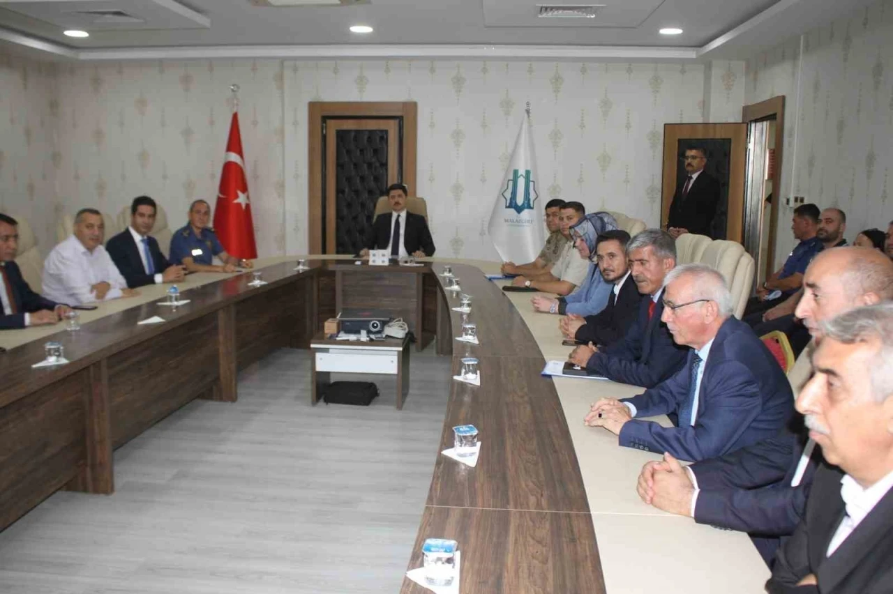 Malazgirt Kaymakamı Ahmed Tayyib Kahraman g&ouml;reve başladı
