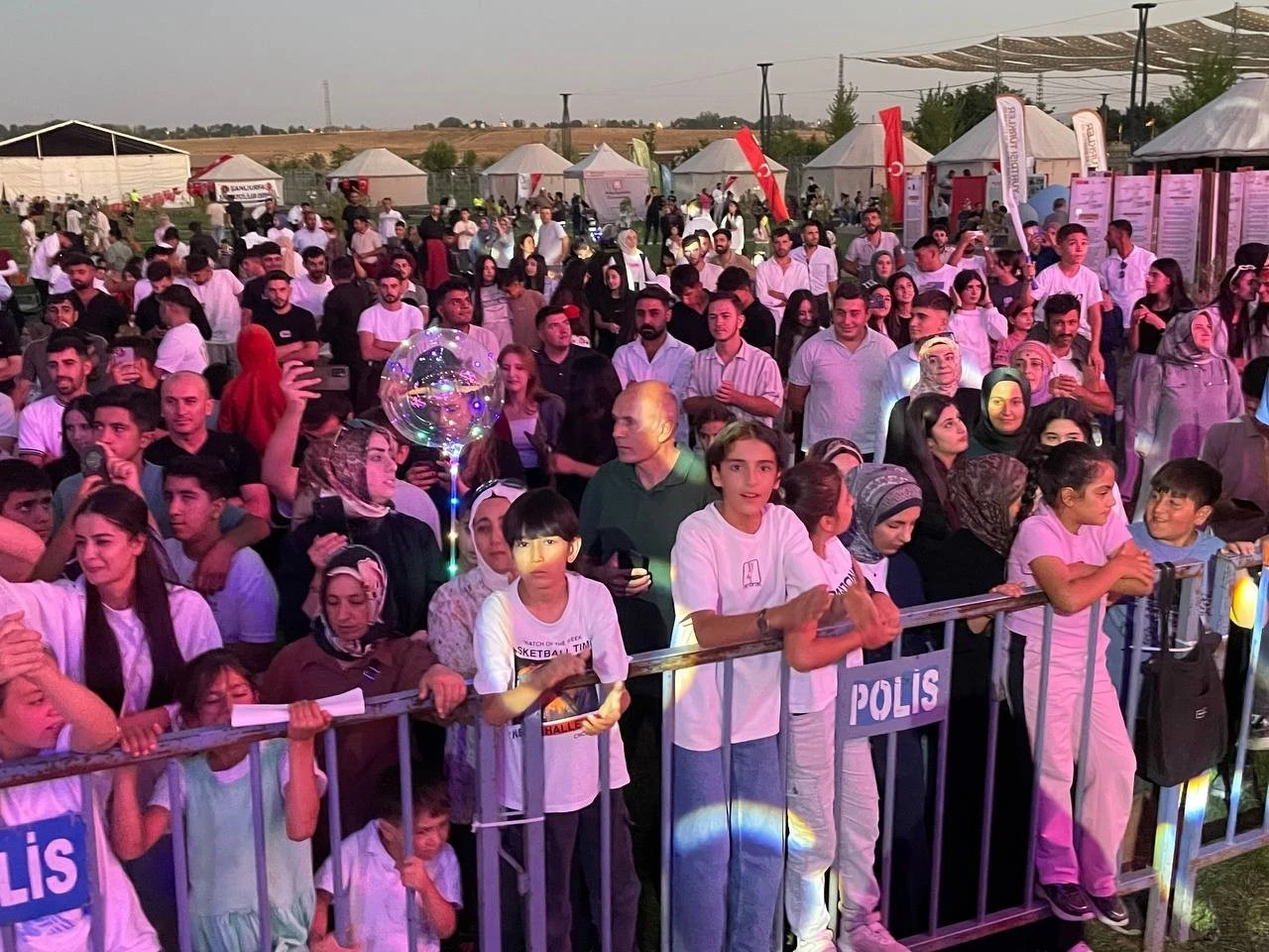 Malazgirt Zaferi’nin 954. yıl dönümü kutlamalarında coşkulu konser
