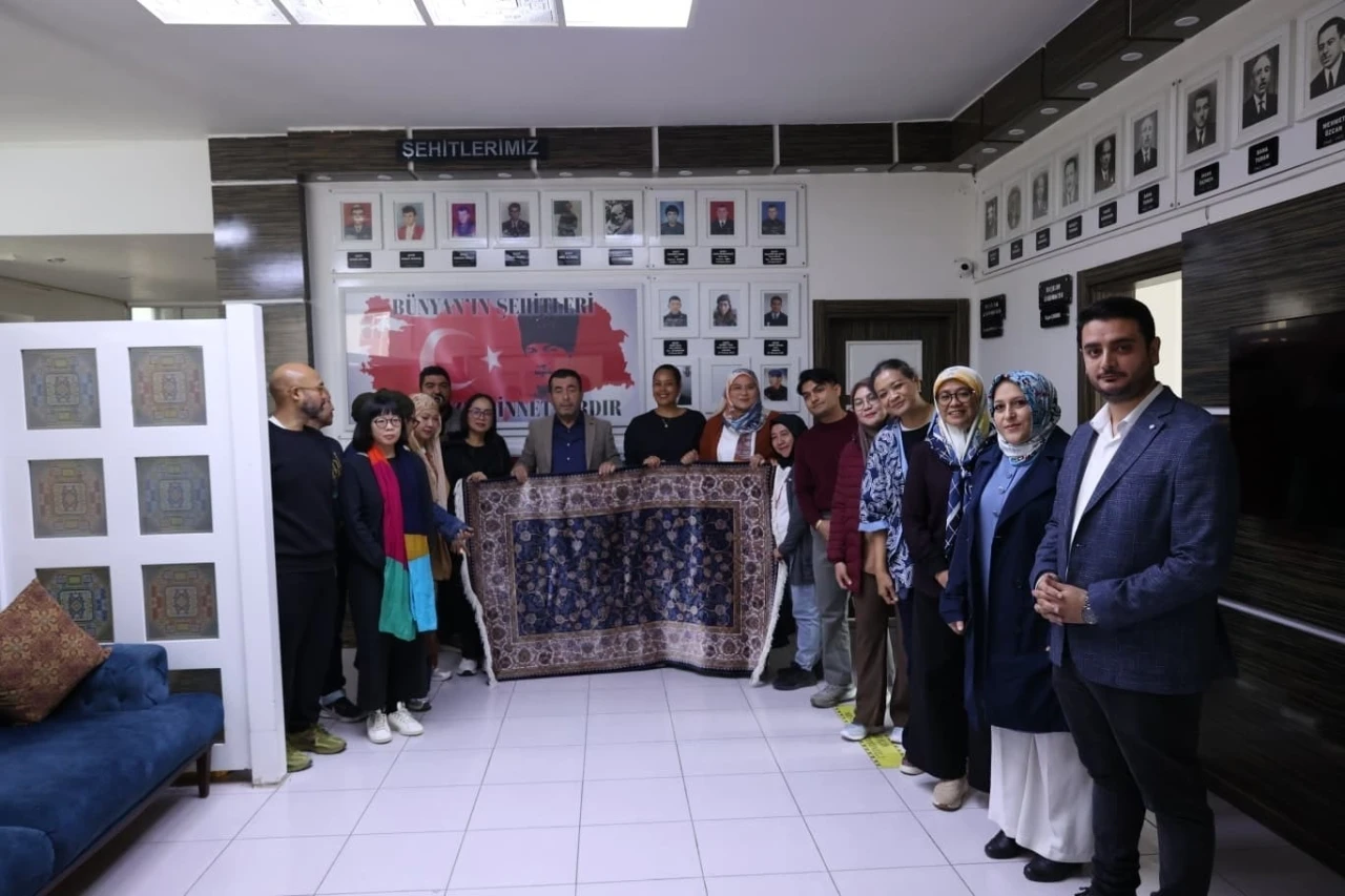 Malezyalı heyet Bünyan halısını yerinde inceledi
