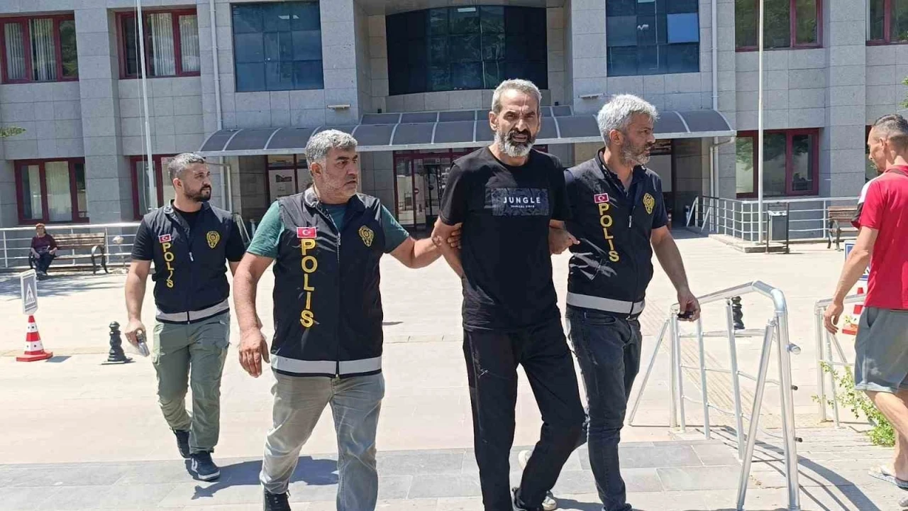 Manavgat&rsquo;ta 25 yıl hapisle aranan firari h&uuml;k&uuml;ml&uuml; yakalandı
