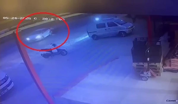 Manavgat’ta motosiklet otomobile çarptı: 1 yaralı
