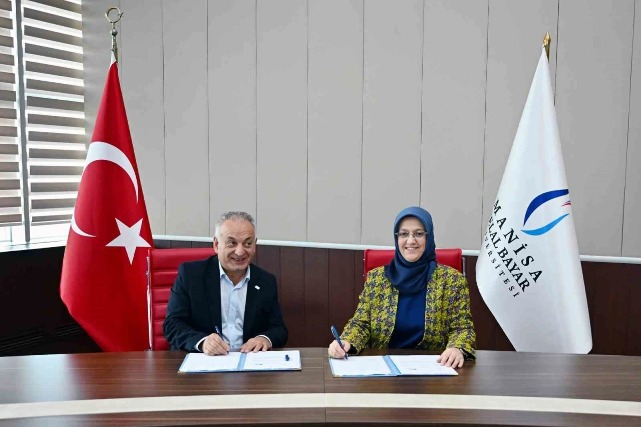 Manisa CBÜ ile Türkiye Beyazay Derneği arasında protokol
