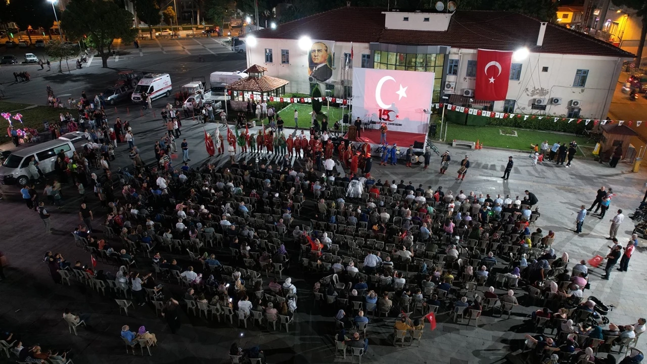 Manisa&rsquo;da 15 Temmuz ruhu meydanlara taştı
