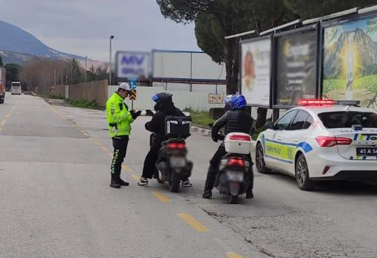 Manisa&rsquo;da 3 g&uuml;nl&uuml;k motosiklet denetiminde 476 bin TL ceza
