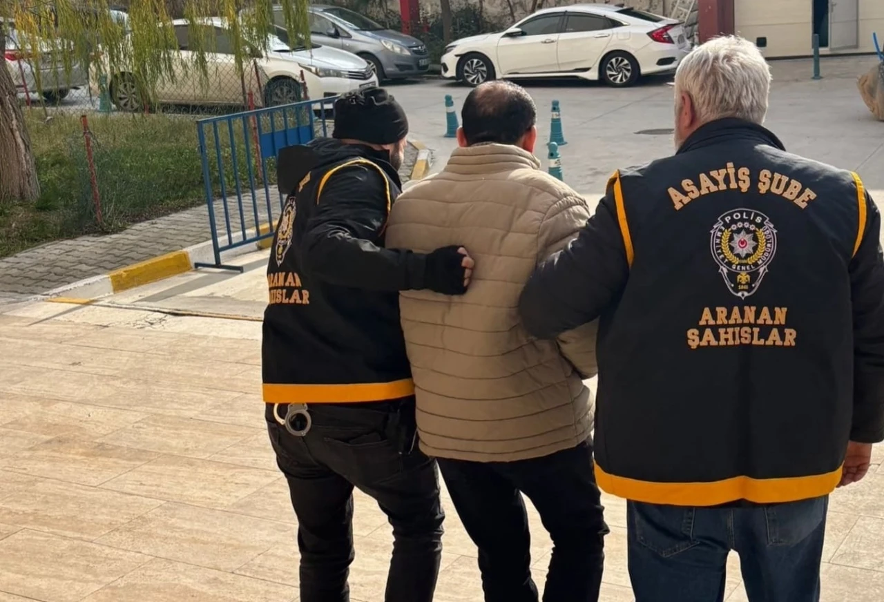 Manisa&rsquo;da 31 yıl hapis cezasıyla aranan şahıs yakalandı
