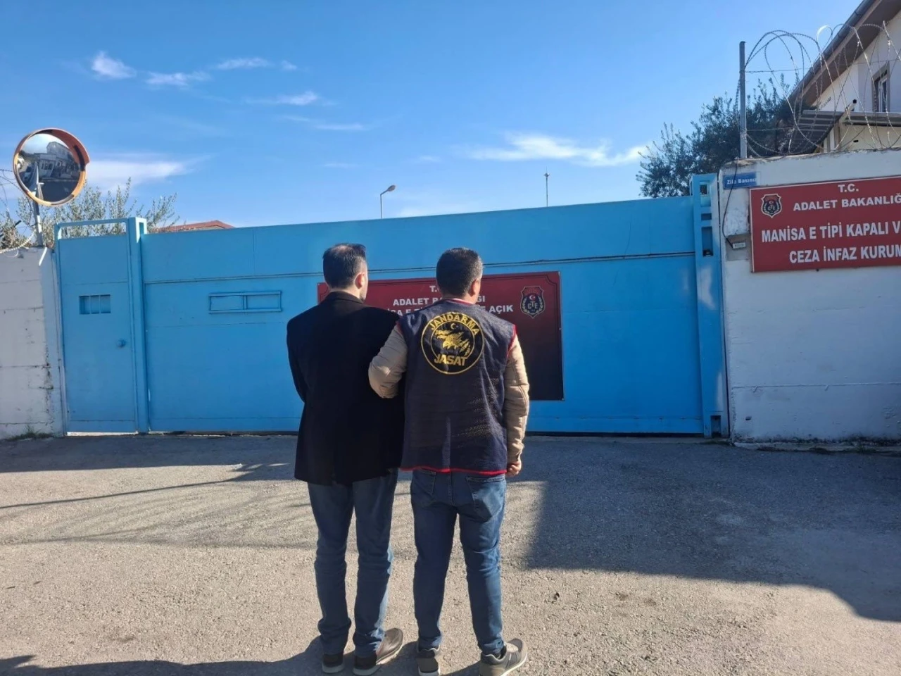 Manisa’da 4 firari jandarma operasyonuyla yakalandı
