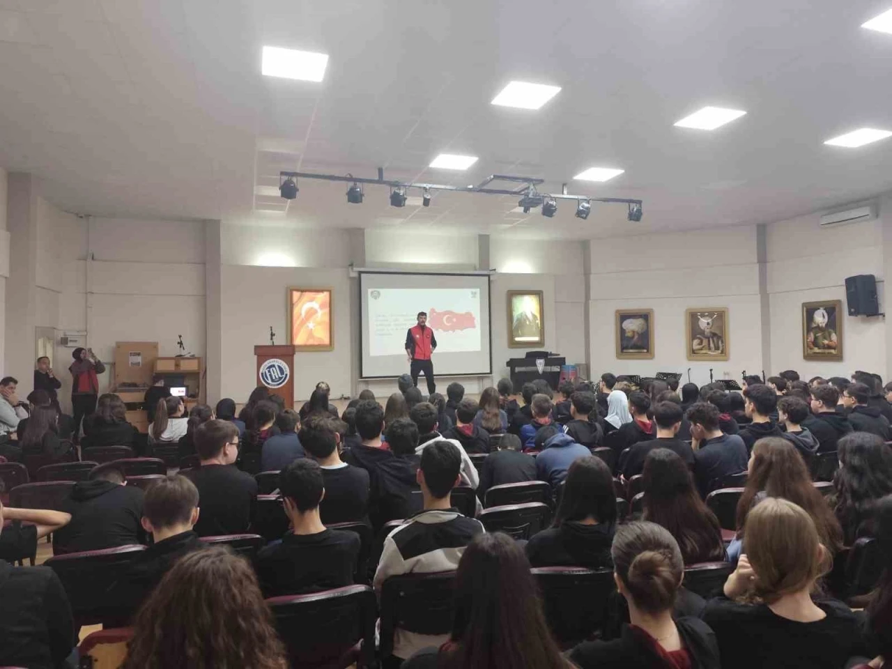 Manisa’da 700 kişiye suç önleme ve farkındalık eğitimi
