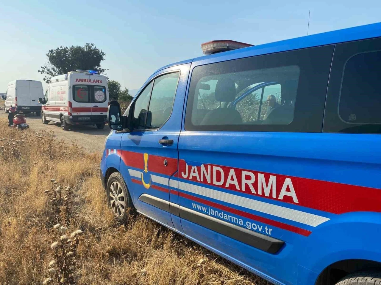 Manisa’da bir kişi aracında ölü bulundu

