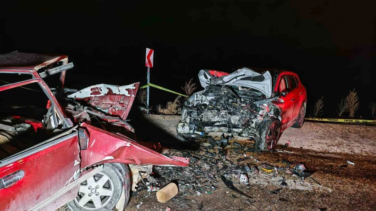 Manisa&rsquo;da feci kaza: Aynı aileden 3 kişi hayatını kaybetti
