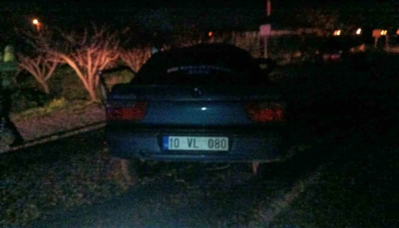 Manisa&rsquo;da kamyon ile otomobil &ccedil;arpıştı: 1 &ouml;l&uuml;, 1 yaralı
