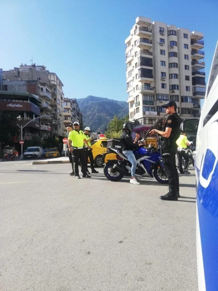 Manisa&rsquo;da motosiklet ve motorlu bisikletlere sıkı denetim
