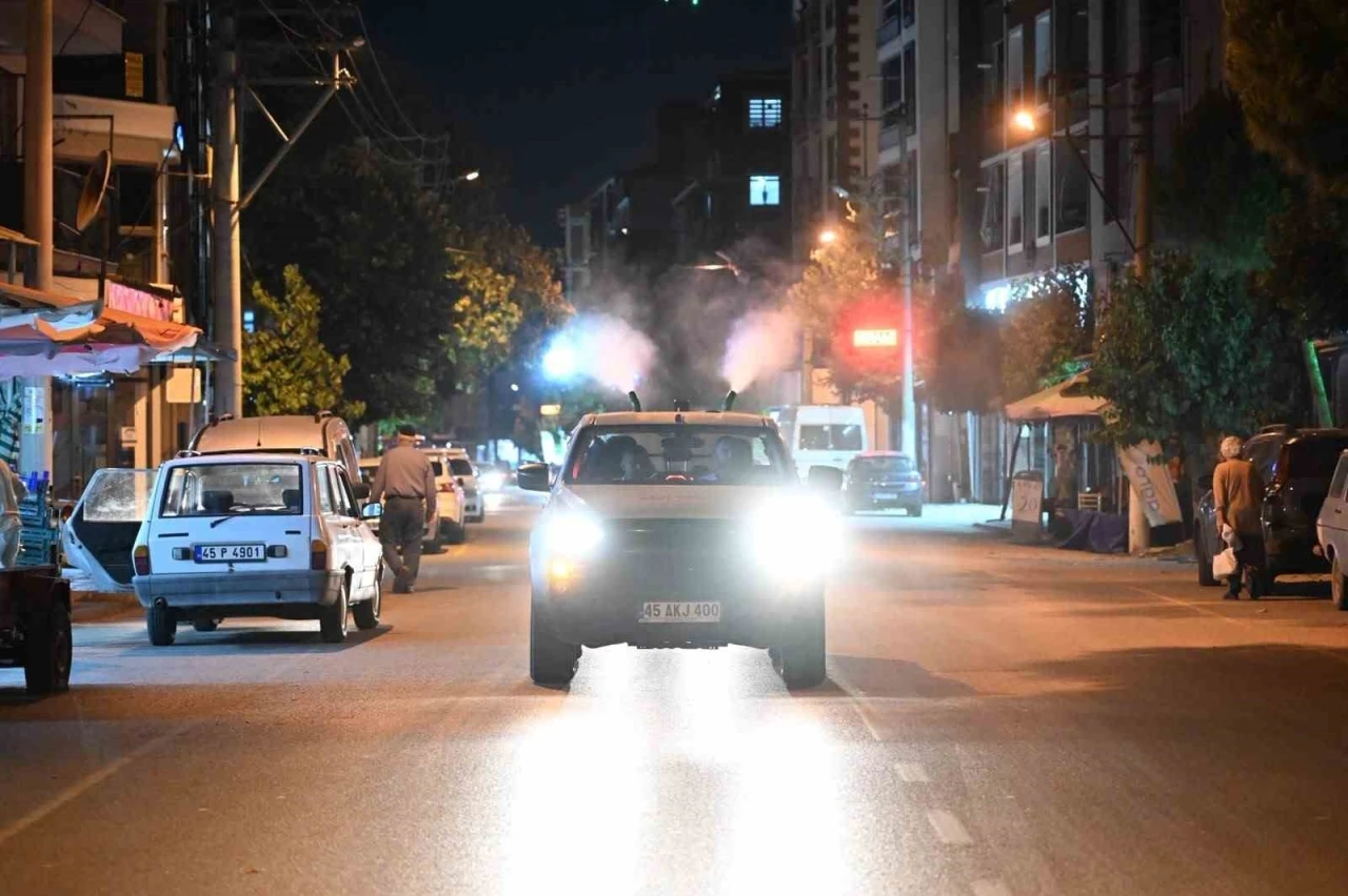 Manisa&rsquo;da vekt&ouml;rle m&uuml;cadele gece g&uuml;nd&uuml;z s&uuml;r&uuml;r&uuml;yor
