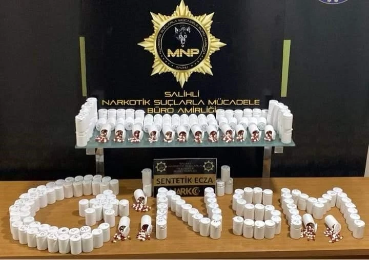 Manisa&rsquo;da zehir tacirlerine ge&ccedil;it yok: 11 bin uyuşturucu hap ele ge&ccedil;irildi
