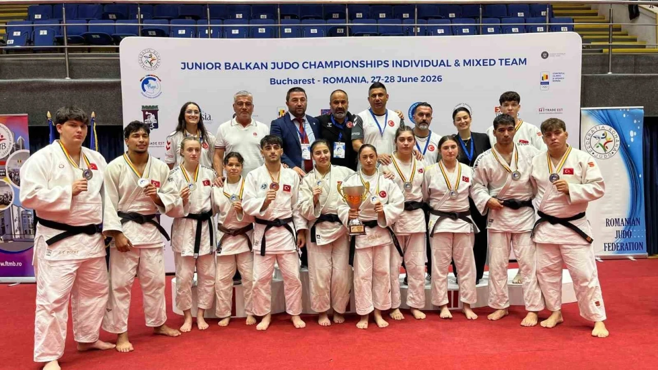 Manisalı judocular Balkan Şampiyonası&rsquo;ndan madalyalarla d&ouml;nd&uuml;
