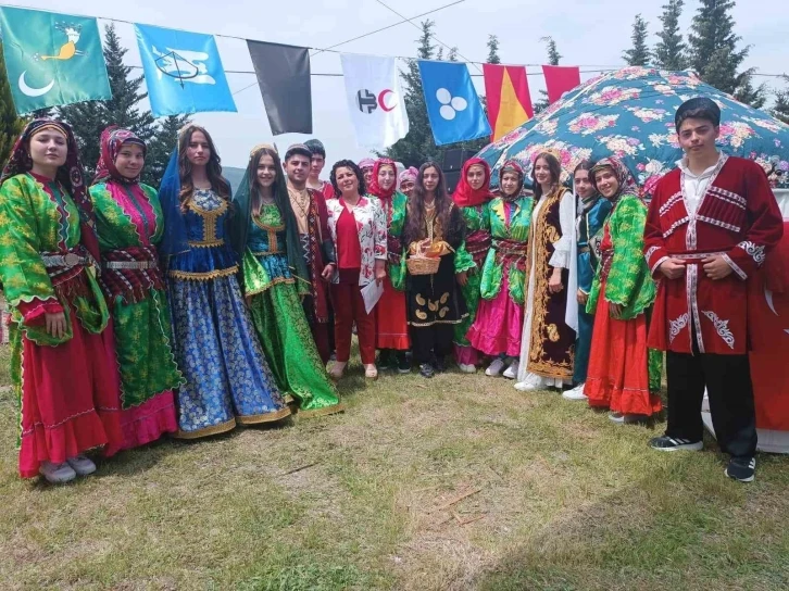Manyas’ta unutulmaya yüz tutmuş Orta Asya gelenekleri tanıtıldı
