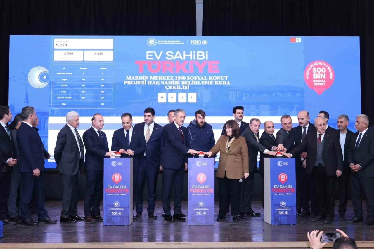 Mardin&rsquo;de 5 bin 357 konutun hak sahipleri i&ccedil;in kura &ccedil;ekimi yapıldı
