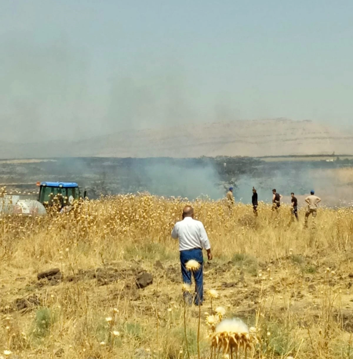 Mardin&rsquo;de anız yangınına havadan ve karadan m&uuml;dahale ediliyor
