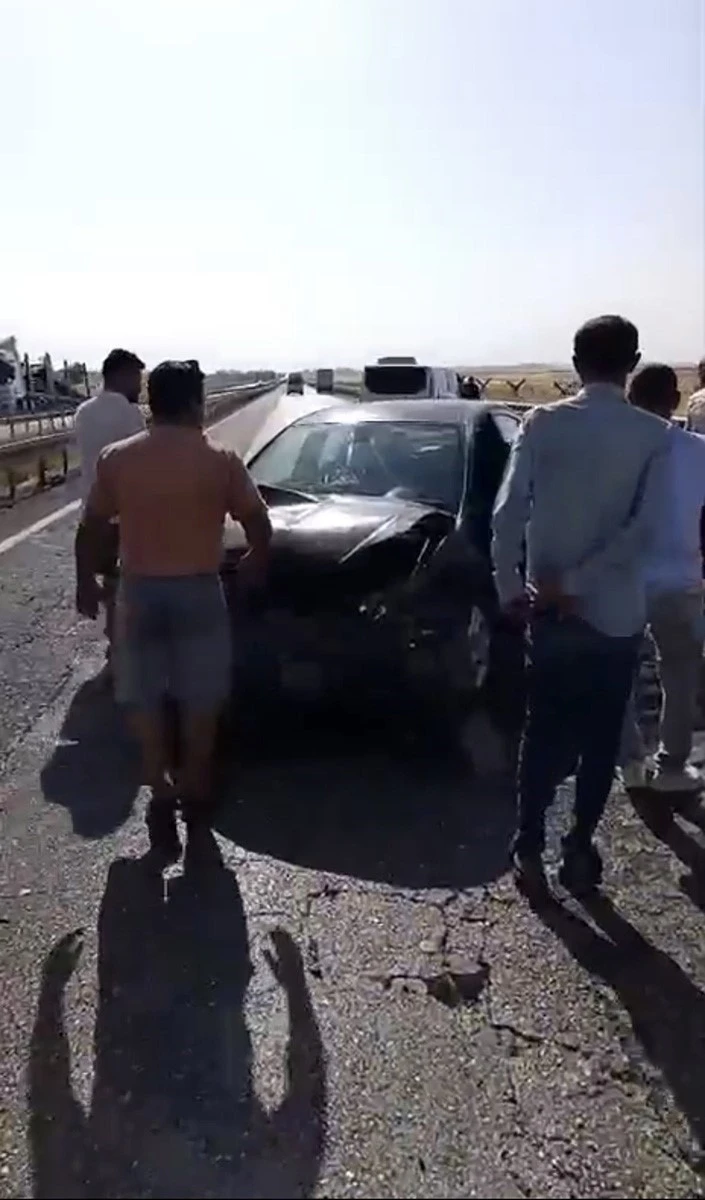 Mardin&rsquo;de kamyonet ile otomobil &ccedil;arpıştı: 1 yaralı
