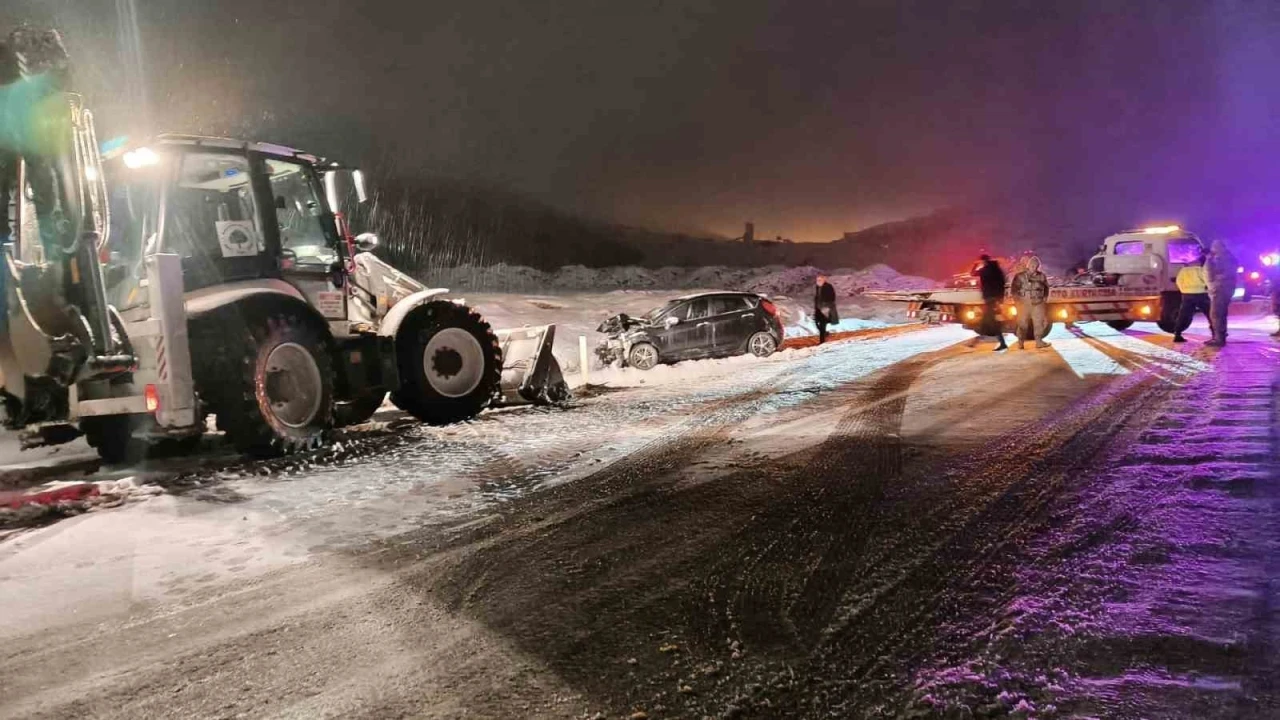 Mardin&rsquo;de kar kazayı beraberinde getirdi: 7 yaralı
