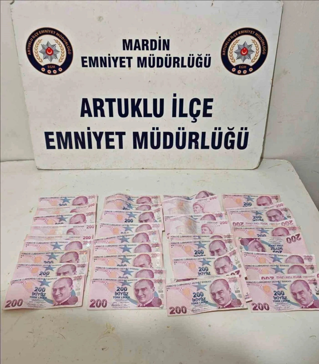 Mardin&rsquo;de kaybolan banka kartından 7 bin 400 lira &ccedil;eken 2 ş&uuml;pheli yakalandı
