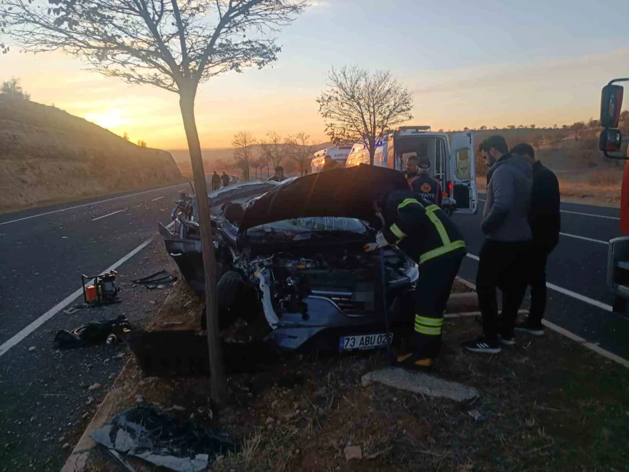 Mardin’de otomobil ile tırın çarpıştığı kazada 1 kişi öldü, 2 kişi yaralandı
