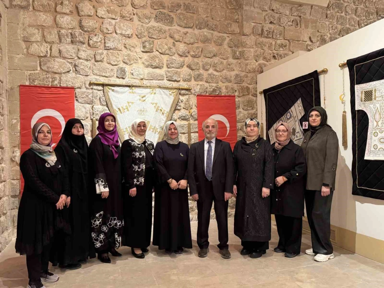 Mardin’de &quot;Dualı Sultan Gömlekleri&quot; sergisi açıldı
