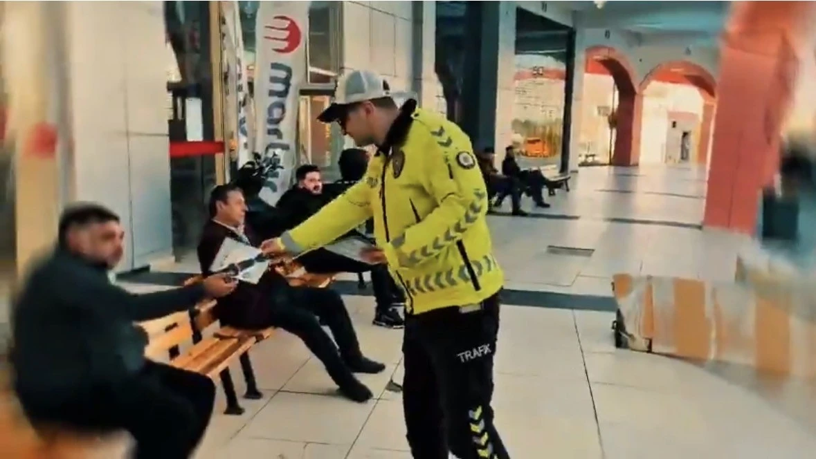 Mardin&rsquo;de s&uuml;r&uuml;c&uuml; ve yolculara emniyet kemeri bilgilendirmesi
