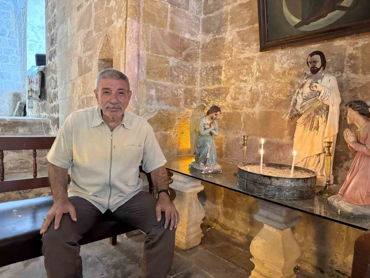 Mardin’de süryani aile, kiliseyi müslüman aile dostlarına emanet ediyor
