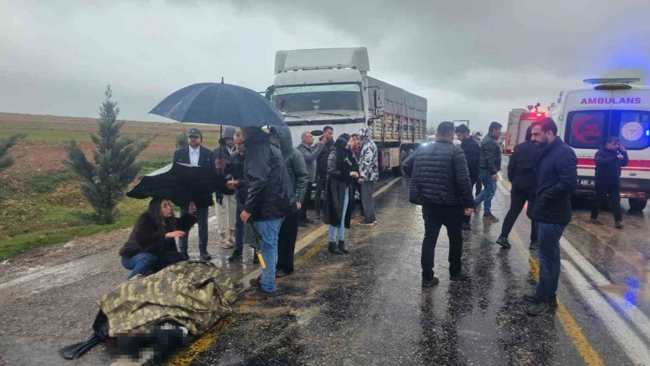 Mardin&rsquo;de tır ile otomobil &ccedil;arpıştı: 1 &ouml;l&uuml;, 4 yaralı
