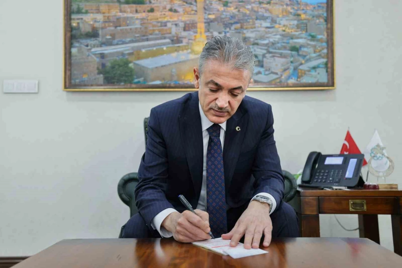 Mardin Valisi kurban vekaletini Gazze’ye ulaştırılmak üzere TDV ‘ye verdi
