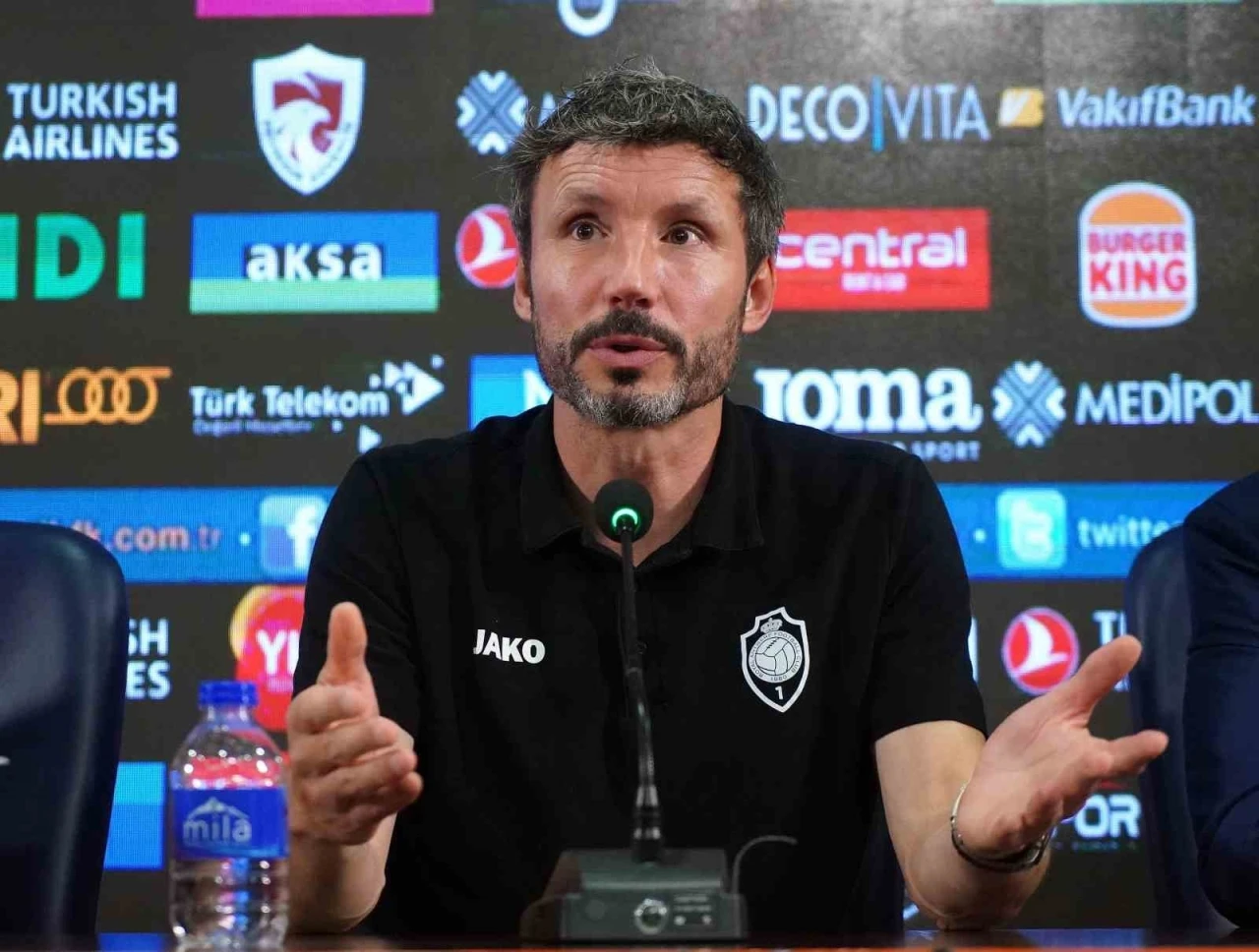 Mark van Bommel, Bel&ccedil;ika&rsquo;nın yeni teknik direkt&ouml;r&uuml; oldu
