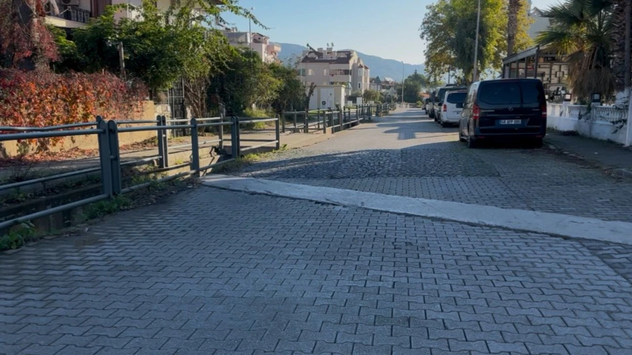 MARMARİS ARMUTALAN’DAKİ YOL SORUNU ÇÖZÜM BEKLİYOR