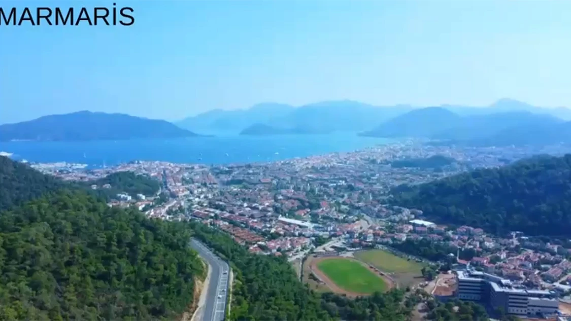 Marmaris Belediyesi Personelinden Kente Sanat Hediyesi