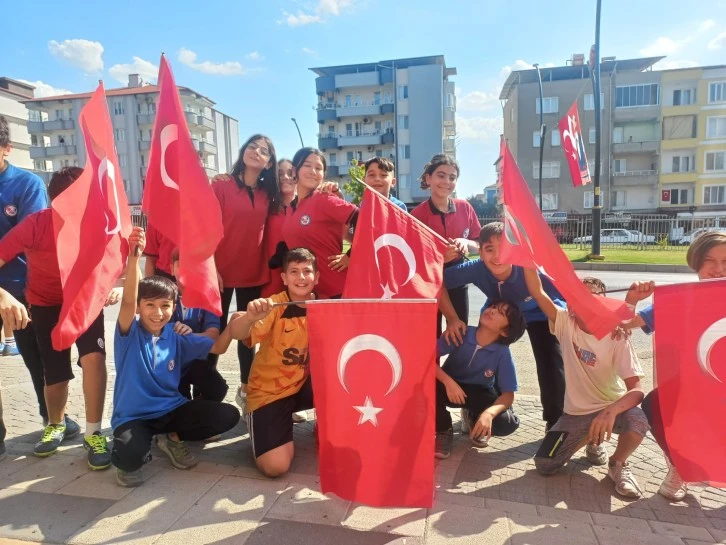 Marmaris-Bodrum 5. etap Menteşe&rsquo;de vatandaşlar tarafından yoğun ilgi ile karşılandı