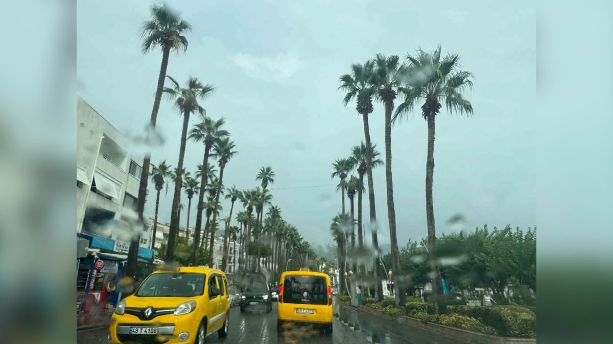 Marmaris’e Sonbaharın İlk Yağmuru Düştü