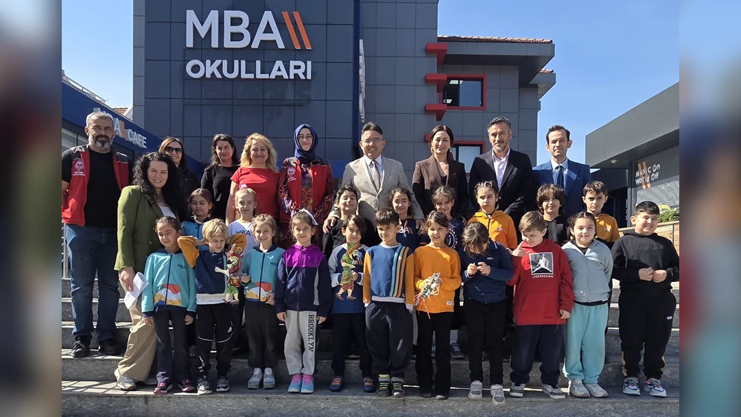 Marmaris kaymakamı Kaya &ouml;ğrencilerle buluştu