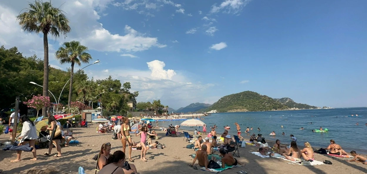 Marmaris Sahillerinde Yaz Sezonu Yoğunluğu