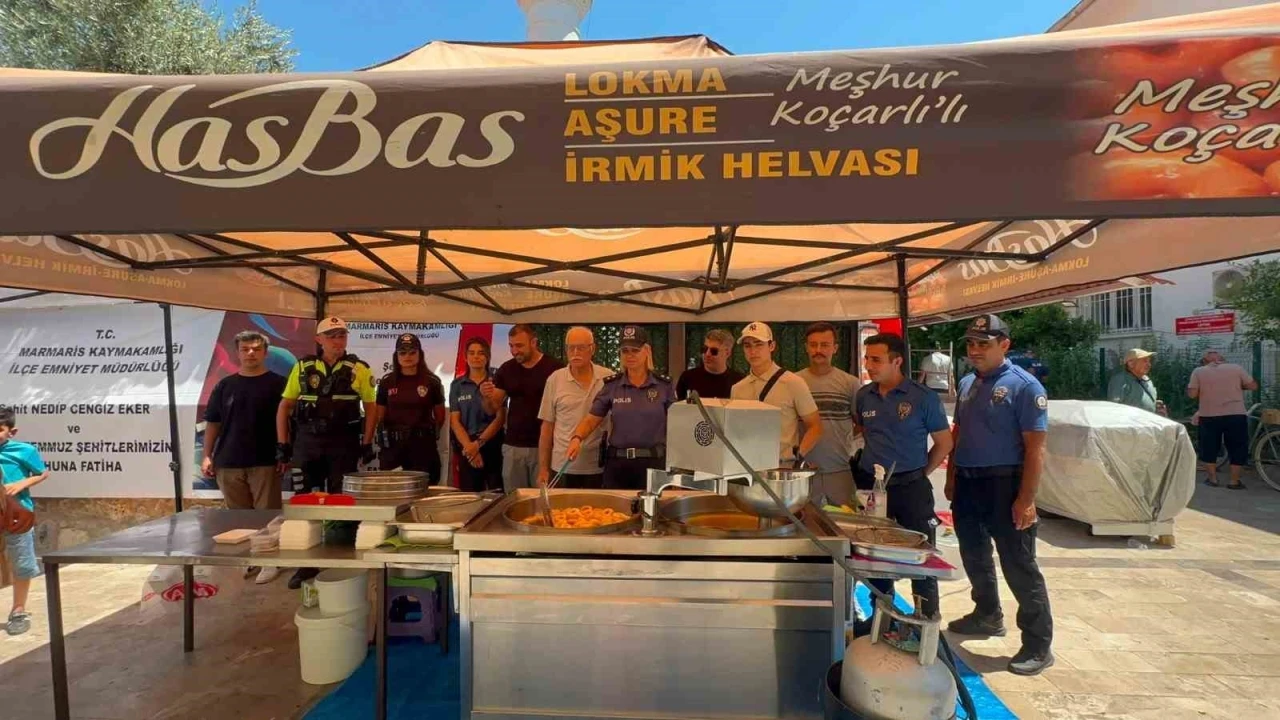 Marmaris&rsquo;te 15 Temmuz şehitleri i&ccedil;in lokma hayrı d&uuml;zenlendi
