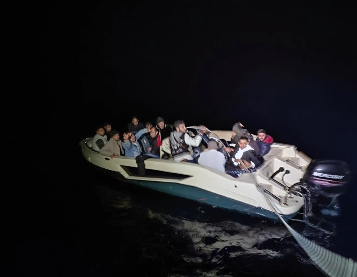 Marmaris’te 18 düzensiz göçmen kurtarıldı