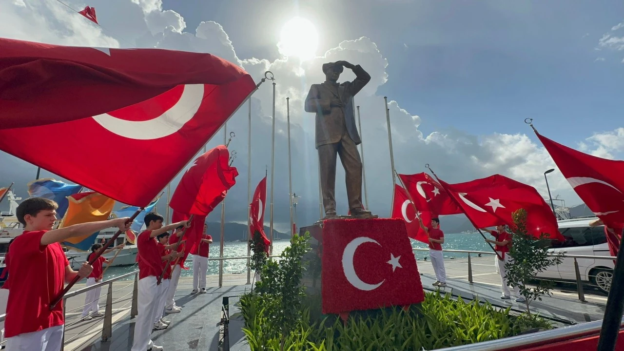 Marmaris'te 29 Ekim  Cumhuriyet Bayramı törenlerle kutlanıyor
