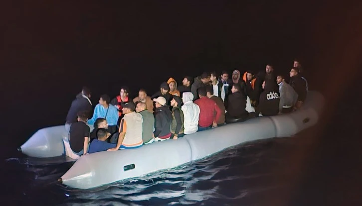 Marmaris&rsquo;te 45 d&uuml;zensiz g&ouml;&ccedil;men kurtarıldı