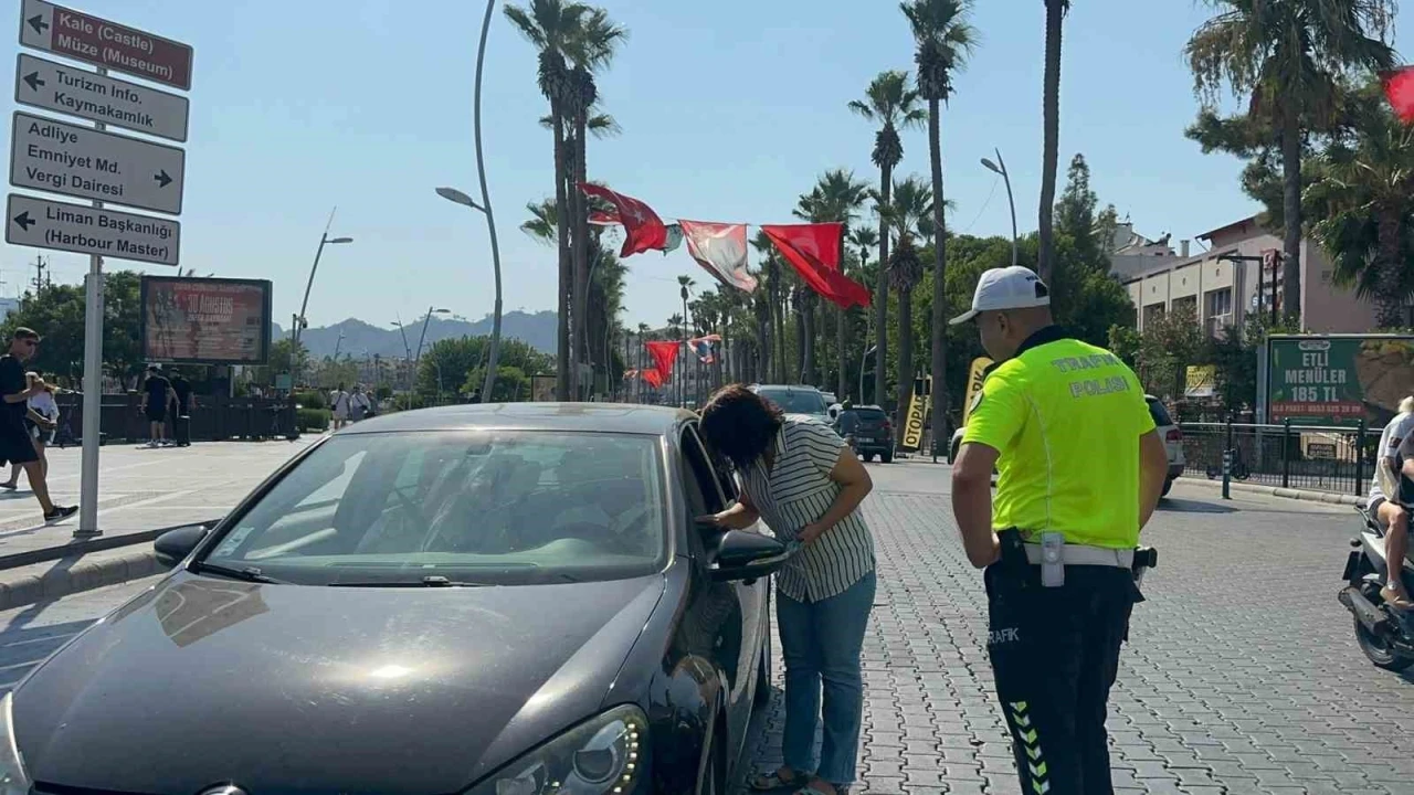 Marmaris’te araçlara tütün kullanımına yönelik denetim
